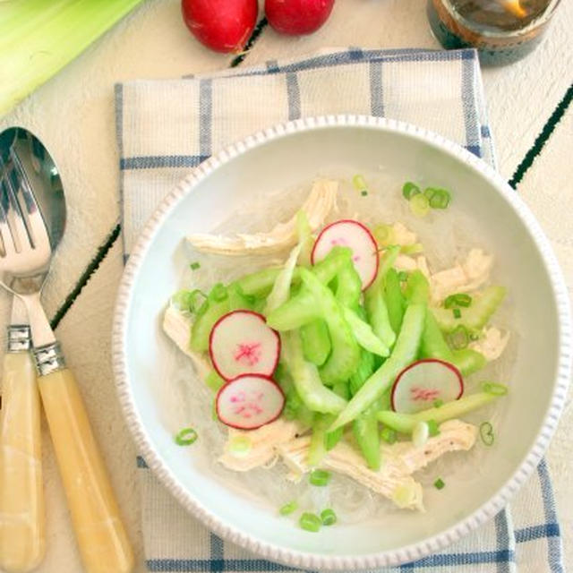 Celery Noodle Salad with Gochujang Dressingセロリたっぷり春雨サラダ、コチュジャンドレッシングがけ