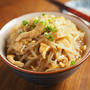 鶏むね肉ともやしのあんかけ丼、丼バージョンは「追いあん」をかけて食べる！