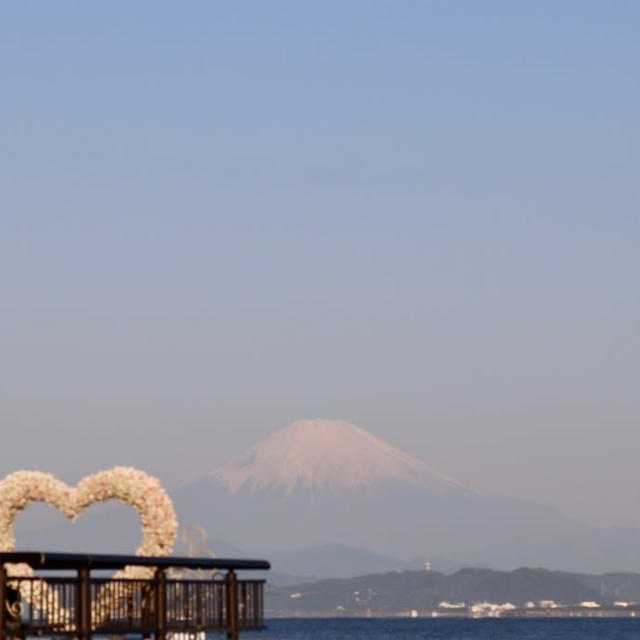 江の島大橋から臨む富士山
