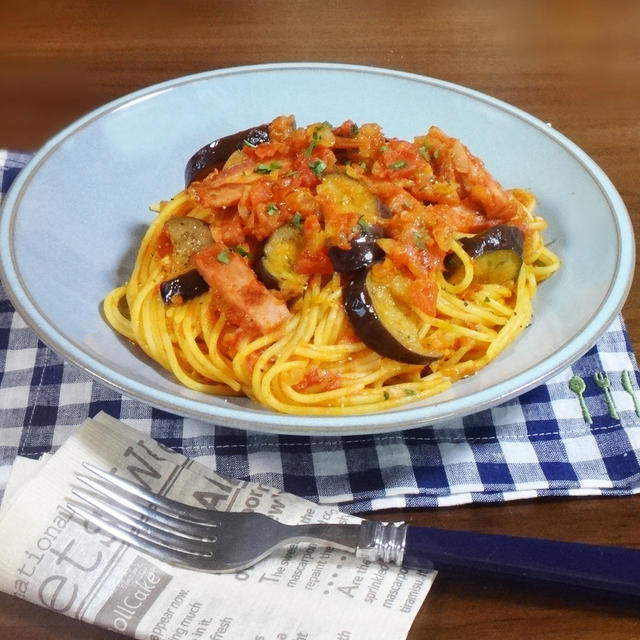 甘味と旨み際立って絶妙！茄子とベーコンのトマトソースパスタ