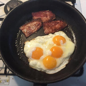 カルシファーのベーコンエッグを再現！ハウルの動く城のジブリ飯 