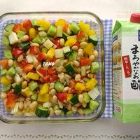 つくりおきにも♪切って漬けるだけ！創味　だしのきいたまろやかなお酢で、色々野菜と水煮大豆のコロコロマリネ
