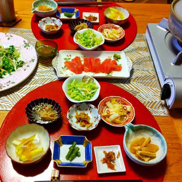 湯豆腐鍋、鶏ささみと水菜のなんちゃってタイ風サラダ、作り置き系小鉢８品で晩酌