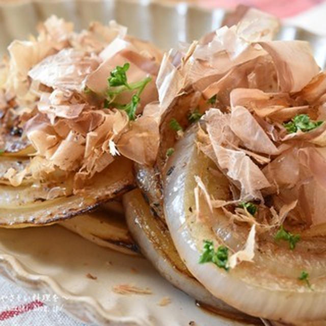 【レシピ・副菜・動画】新玉ねぎの美味しい食べ方！新玉ねぎのバター醤油ステーキ