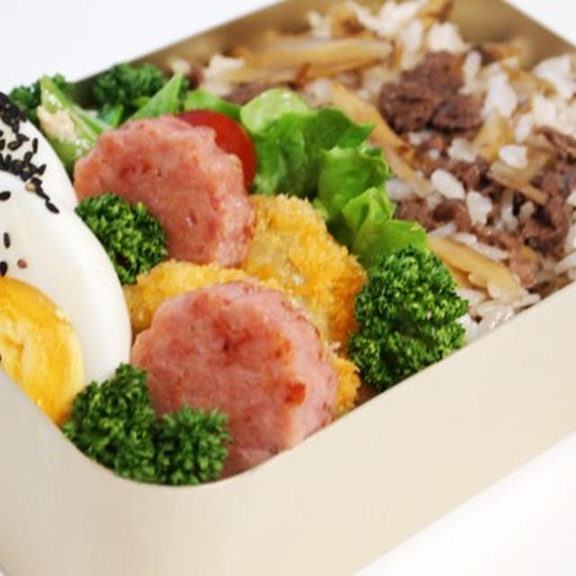 牛肉の混ぜご飯、山椒風味・・・お弁当＆お裁縫箱♪