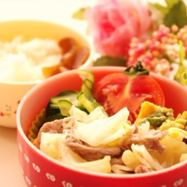 レンジで簡単!蒸し豚キャベツのお弁当