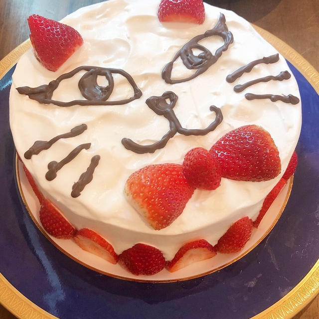 猫の誕生日ケーキを作りました〜！！