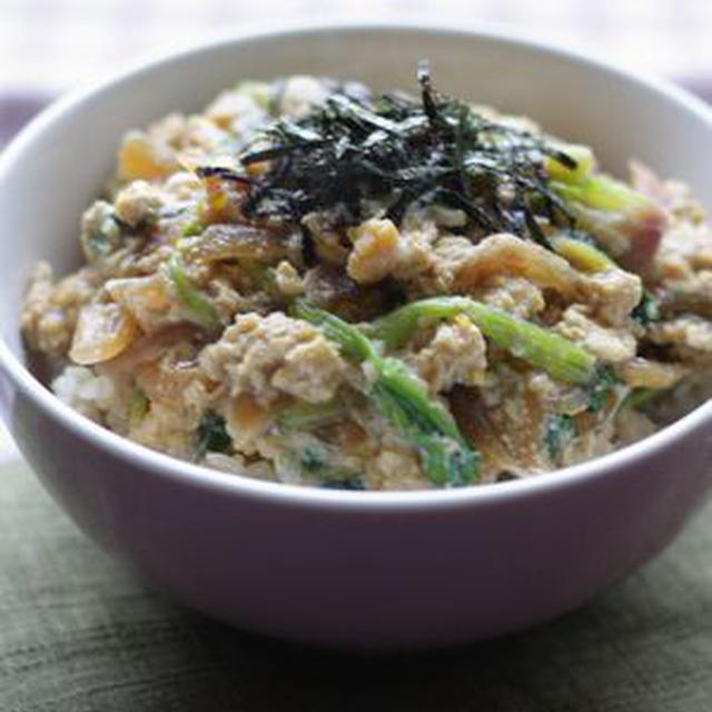 【1人暮らしの方にも作りやすい簡単レシピ】つゆだくふわふわ、ほうれん草の卵とじ丼