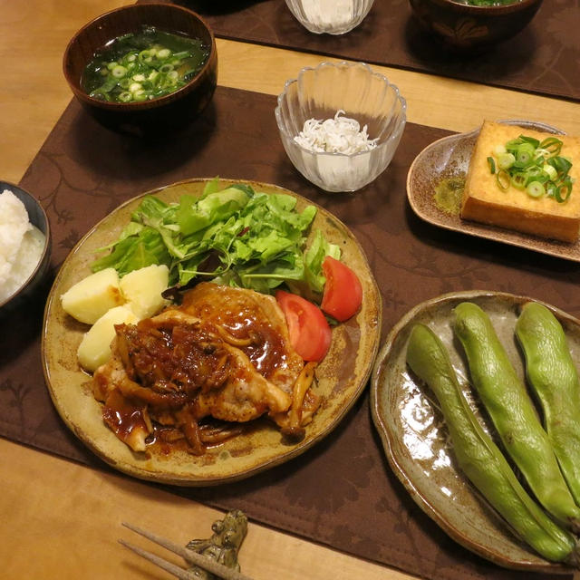 きのこのポークチャップや焼き空豆の晩ご飯　と　クリスマスローズの蕾♪