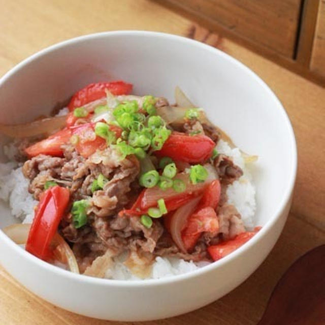 牛トマ丼