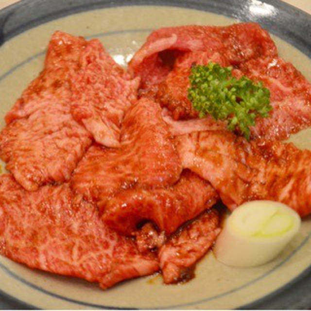 【学芸大学】東紅苑　肉質の良さと良心的な値段で昔から親しまれている焼肉店　焼肉オンザライス