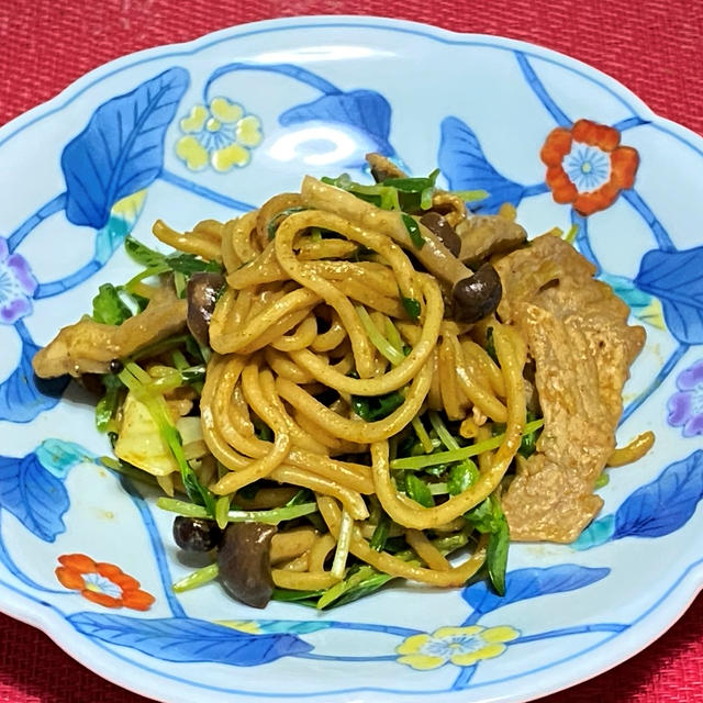 薬膳ってなぁに？今日は人間関係運アップの麺類がラッキー、金運もプラス、カレー焼きそばで薬膳！