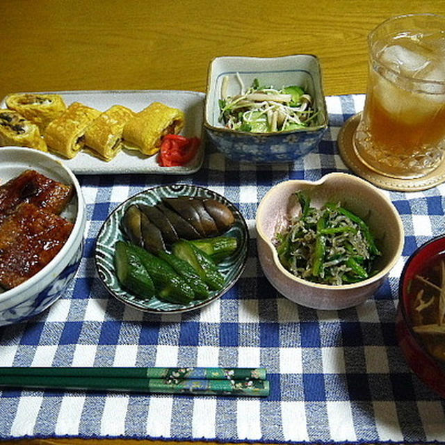 【夕食】鰻丼・鰻巻き・きゅうりとしめじの酢の物…