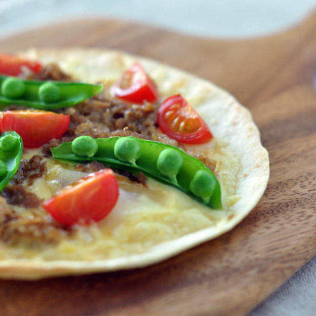 「すき家　牛丼の具」で　トルティーヤピザ