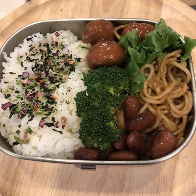 今日の中2男子弁当〜ミートボールと焼きそば✳︎自己採点30点のお弁当