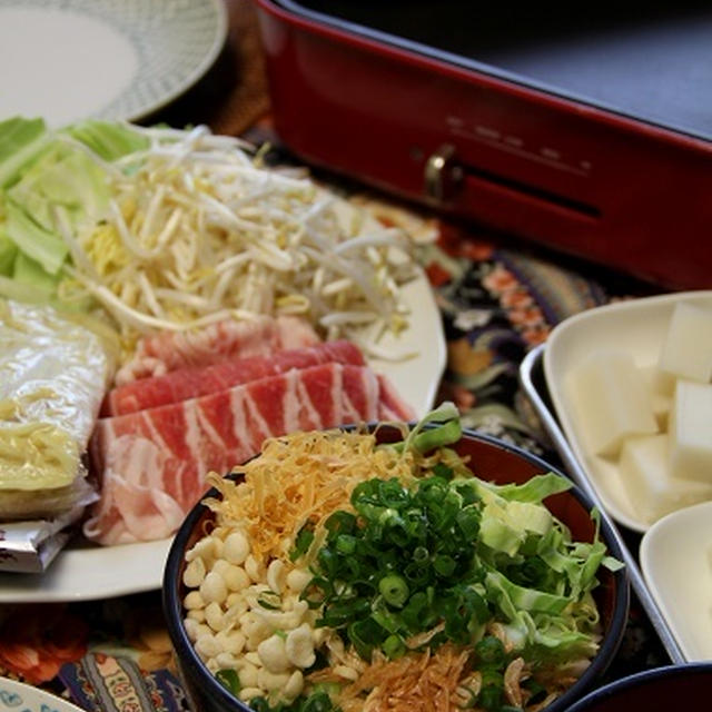 もんじゃ焼きと焼きそば。りんごのバターシュガーパン。
