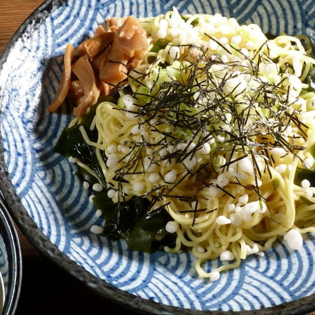 亭みかんのお休みの日の子二ツ時の冷やししじみつけ麺。