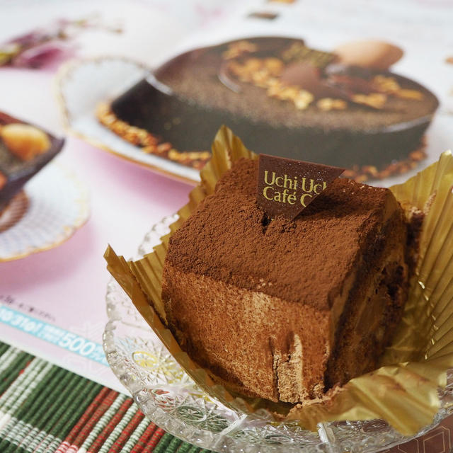【ひとあし早いクリスマスケーキその２】スペシャルショコラケーキを包んだブッシュドノエル／ローソン