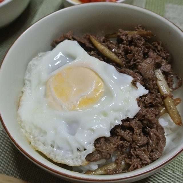 牛ごぼうのバルサミコ酢炒め丼