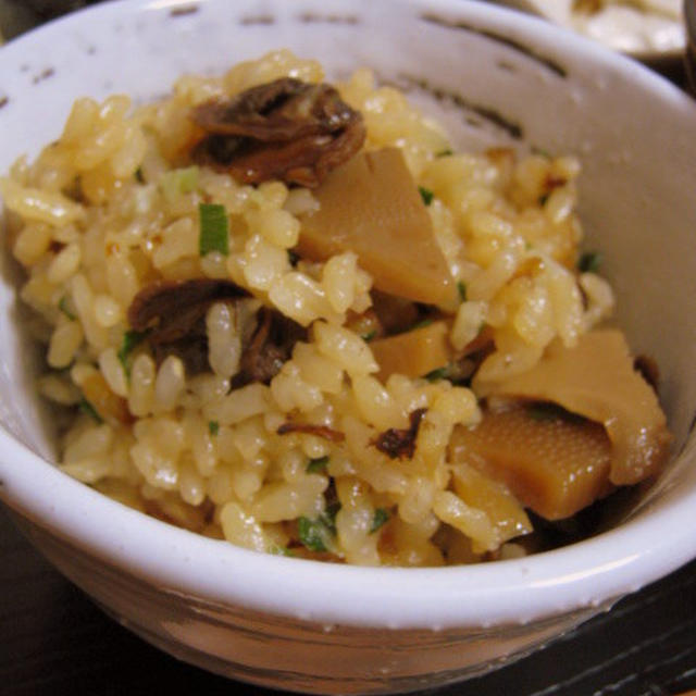 赤貝と筍の缶詰で炊き込みご飯 バリューローソンの缶詰 赤貝と筍の煮つけ バリューラインの商品でした を 缶詰の中身そっくりそ By Aintaiさん レシピブログ 料理ブログのレシピ満載