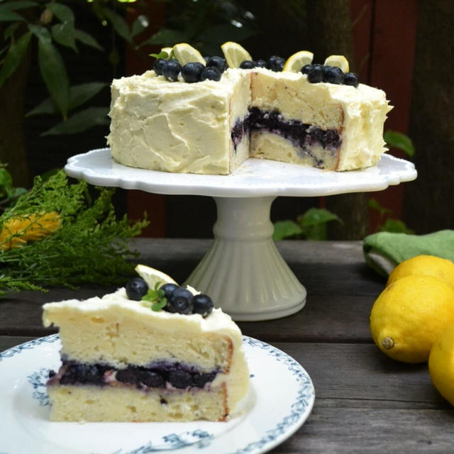 White Cake with Lemon and Blueberries レモンとブルーベリーのホワイトケーキ