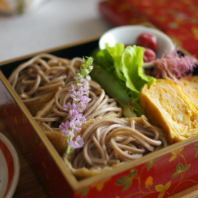 蕎麦稲荷寿司弁当
