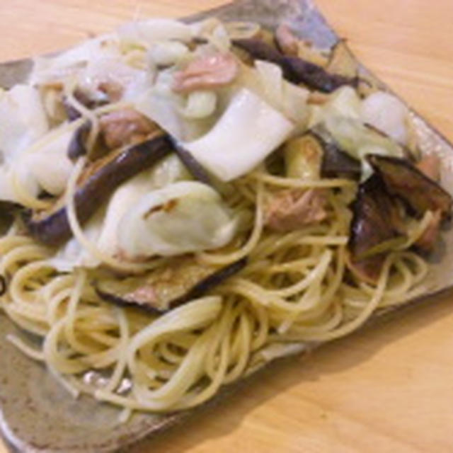 キャベツと茄子とツナのアンチョビパスタでLunchと親子？夫婦？！