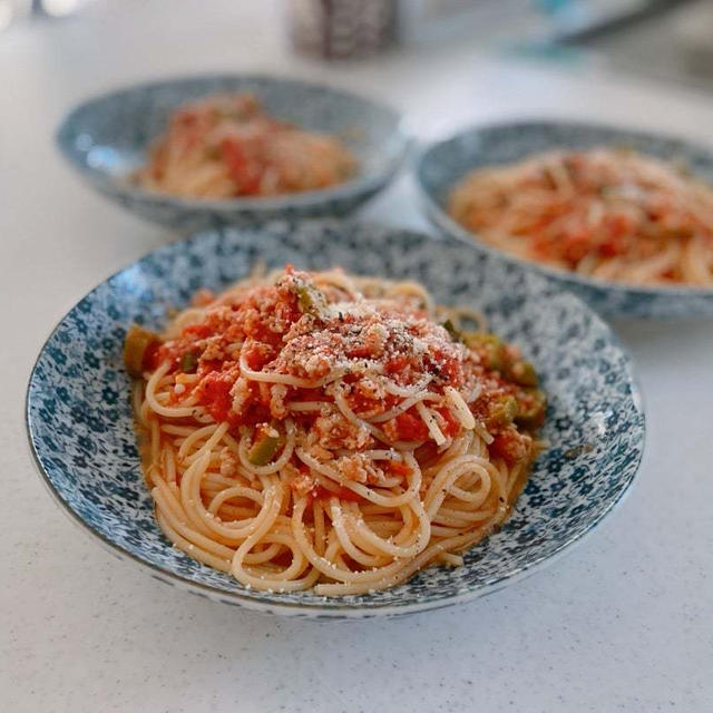 鶏挽肉とオクラの本気の麹トマトパスタ♡