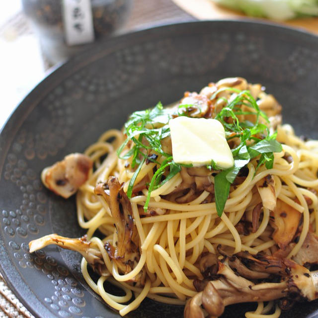 京都の老舗料亭の昆布で作る「きのことベーコンの和風パスタ」と進化する日本語