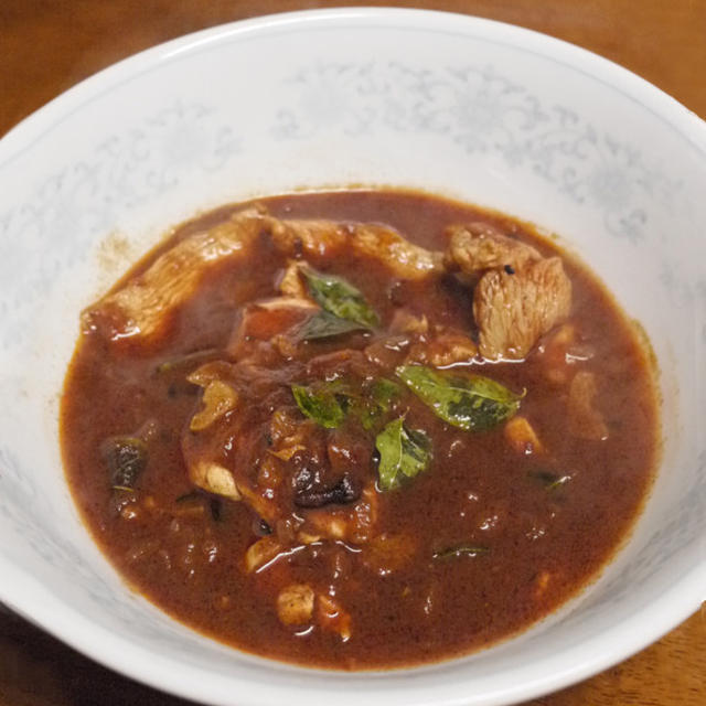 [☆][主菜]　イメージは「灼熱の太陽」酢漬け鶏肉のカレー