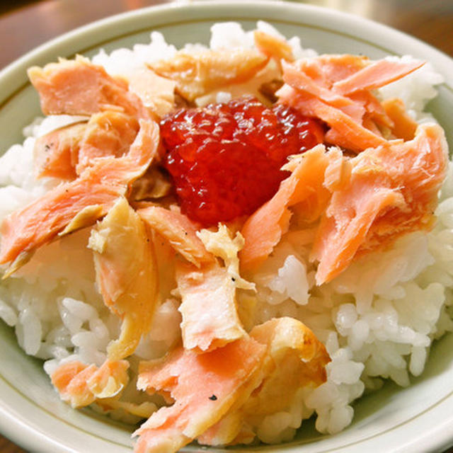 鮭すじこ丼　（プチ丼）