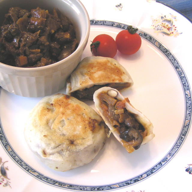 エンドウ豆の味噌カレー入り！じゃがお焼き