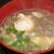 温卵と玉ねぎが入った肉吸い