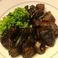 ブラックペッパーで「タコの赤ワイン煮」