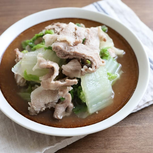 【今日の献立】フライパンひとつで簡単！家族から大好評の「豚肉と白菜のフライパン煮」