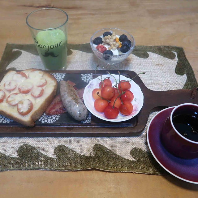 佐藤錦とトマチーズトーストの朝食と　【大人の部活】あじさいプロムナード♪