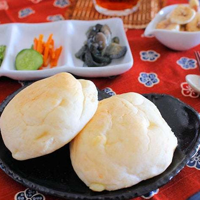 焦った発疹！！気をつけましょ！国産小麦のチーズロール　朝ごはん