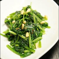 【あと一品のお野菜に】ほうれん草の軽いアンチョビ炒め。＜簡単スピードメニュー＞