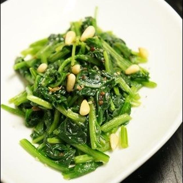 【あと一品のお野菜に】ほうれん草の軽いアンチョビ炒め。＜簡単スピードメニュー＞
