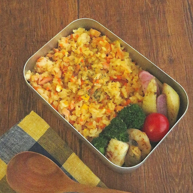 秋鮭のペペロンチャーハン弁当♪