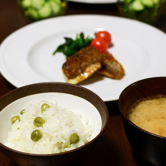 豆ごはんや鯛のソテーなど