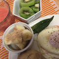 今朝のブランチ^_^ホテルの朝食風野菜とフルーツいっぱい