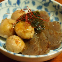 握り寿司と、里芋のじんわり生姜煮