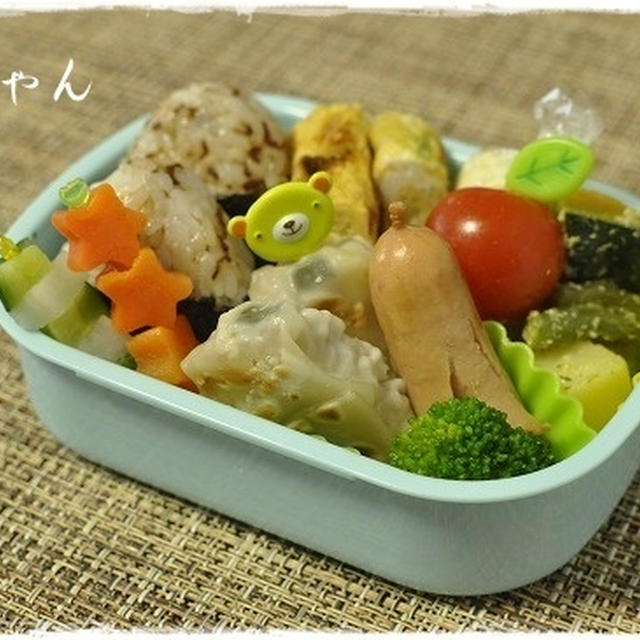 火曜日のプレ用お弁当。餃子の包み焼き。