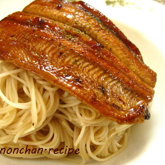 これを食べると暑い夏を 乗り切れる素麺アレンジ♪ 梅肉ソースが美味しい鰻素麺。°