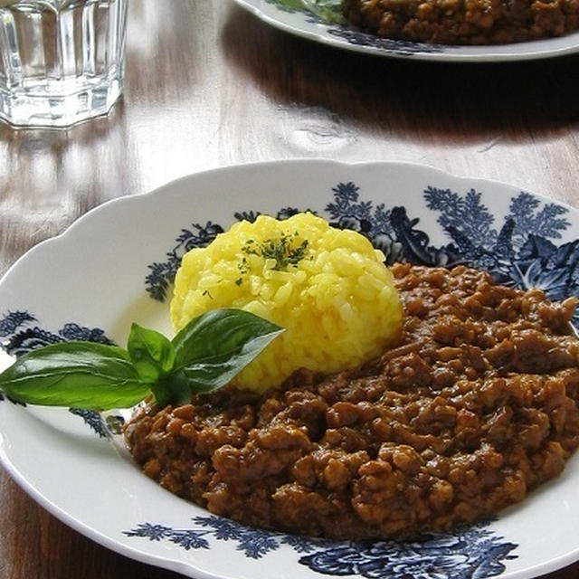 ストウブワナベで、大豆ミートのキーマカレー ＆ 今日のおやつ♪