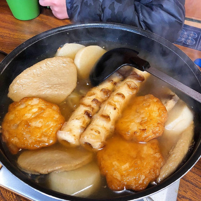 朝ごはんはおでんうどんです！