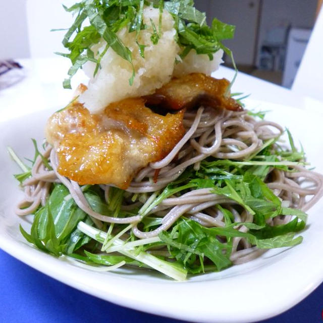 【肉×麺　アレンジ麺】カリカリ鶏肉のっけ　さっぱりおろしサラダそば