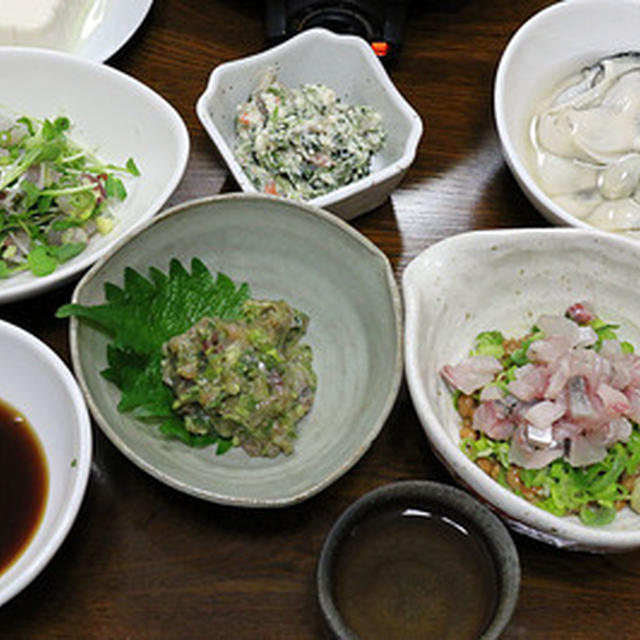 初物の牡蛎入り湯豆腐とアジで３種
