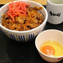 なか卯で昼飯、和風牛丼とこだわり卵